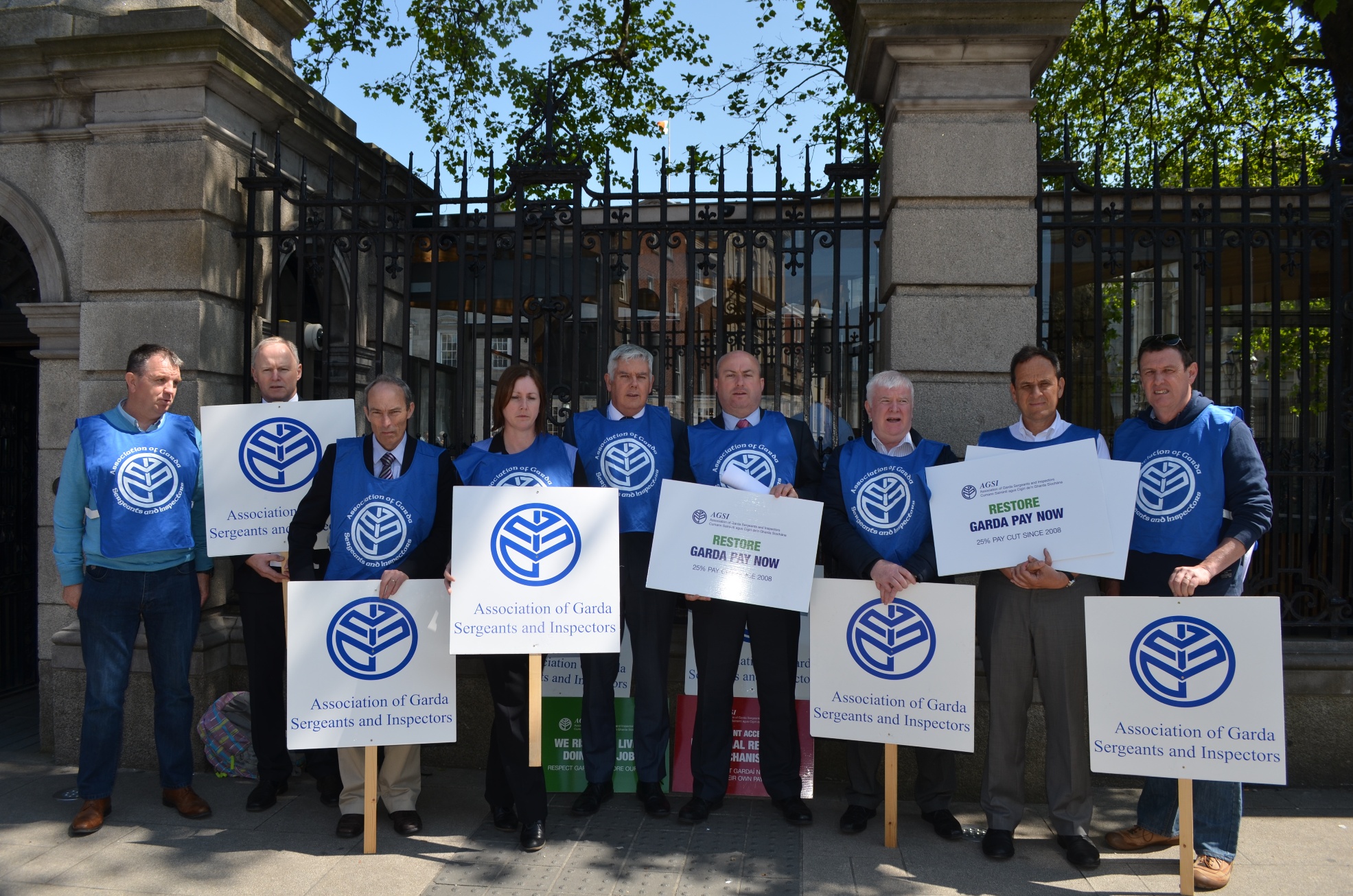 AGSI Picket at Leinster House